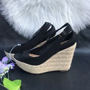 Report platforms open front shoes size 5.5